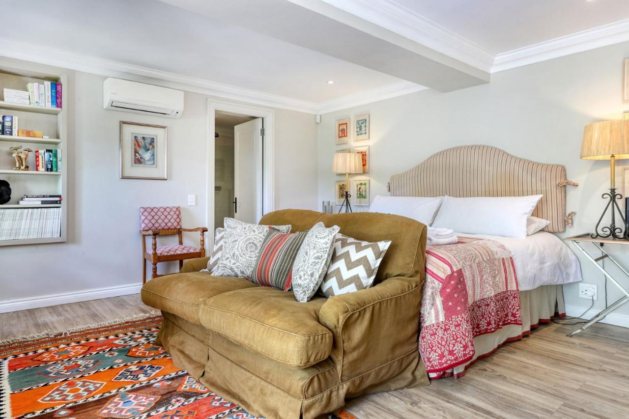 Solar Power French Country On Table Mountain Apartment *