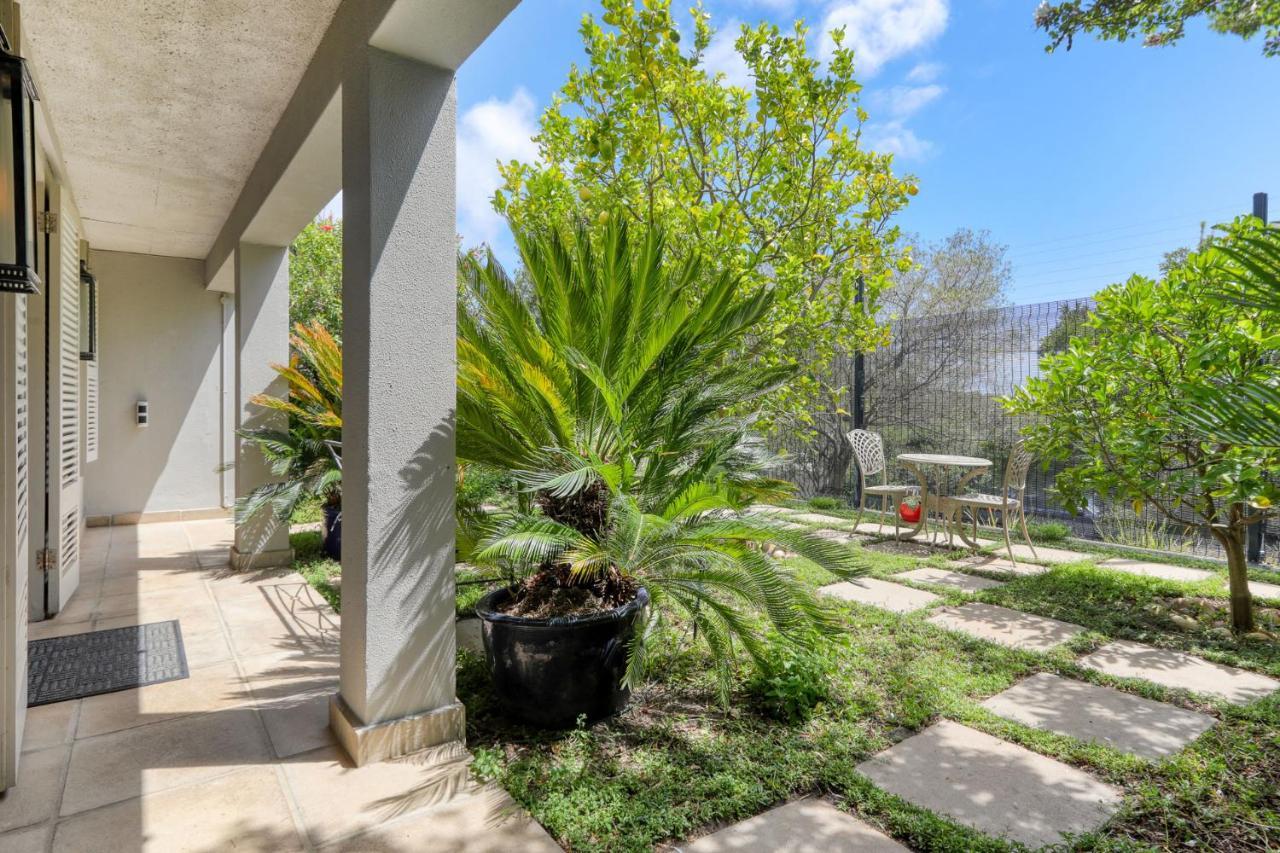 Apartment Solar Power French Country On Table Mountain *